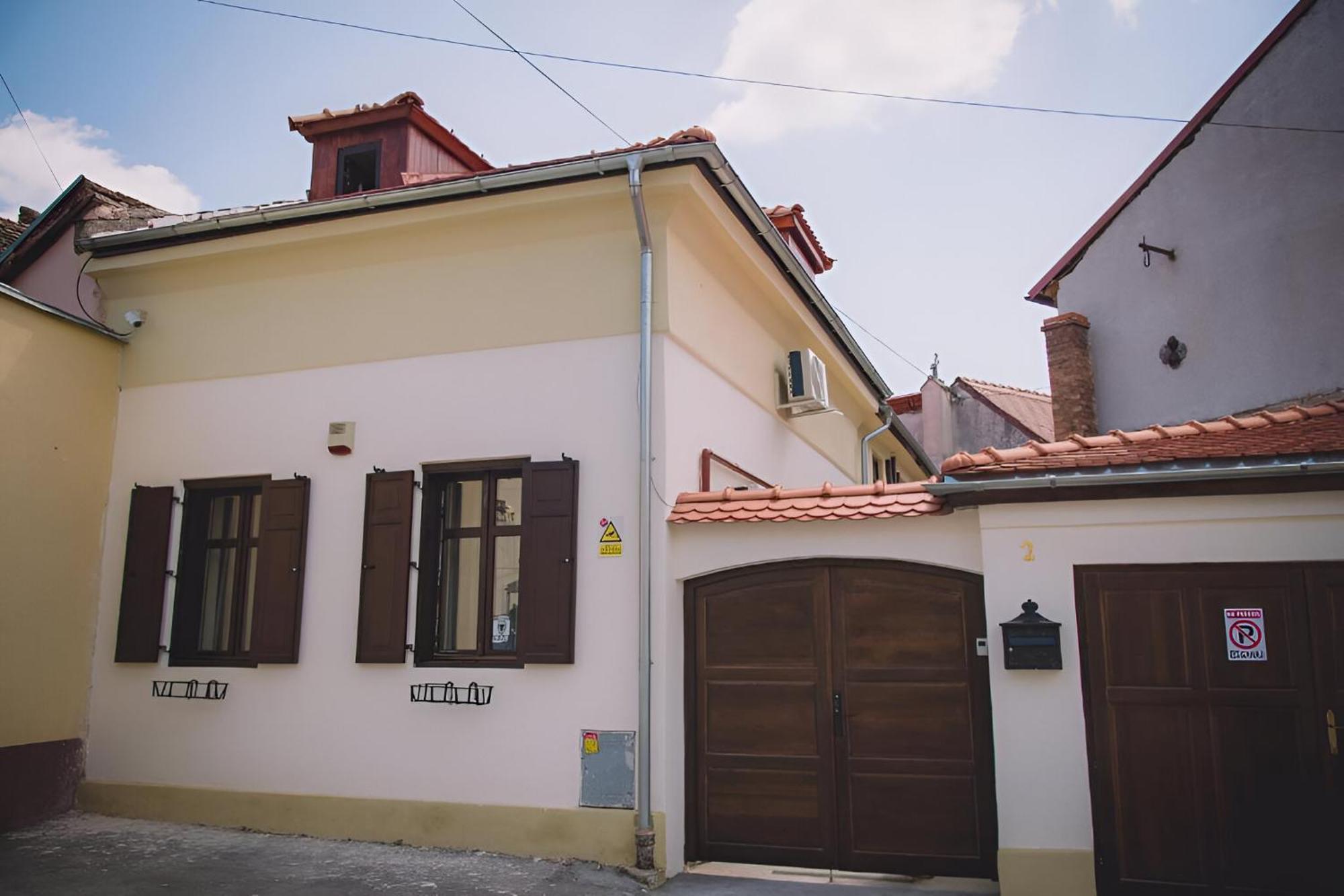Cochet House Sibiu Aparthotel Luaran gambar