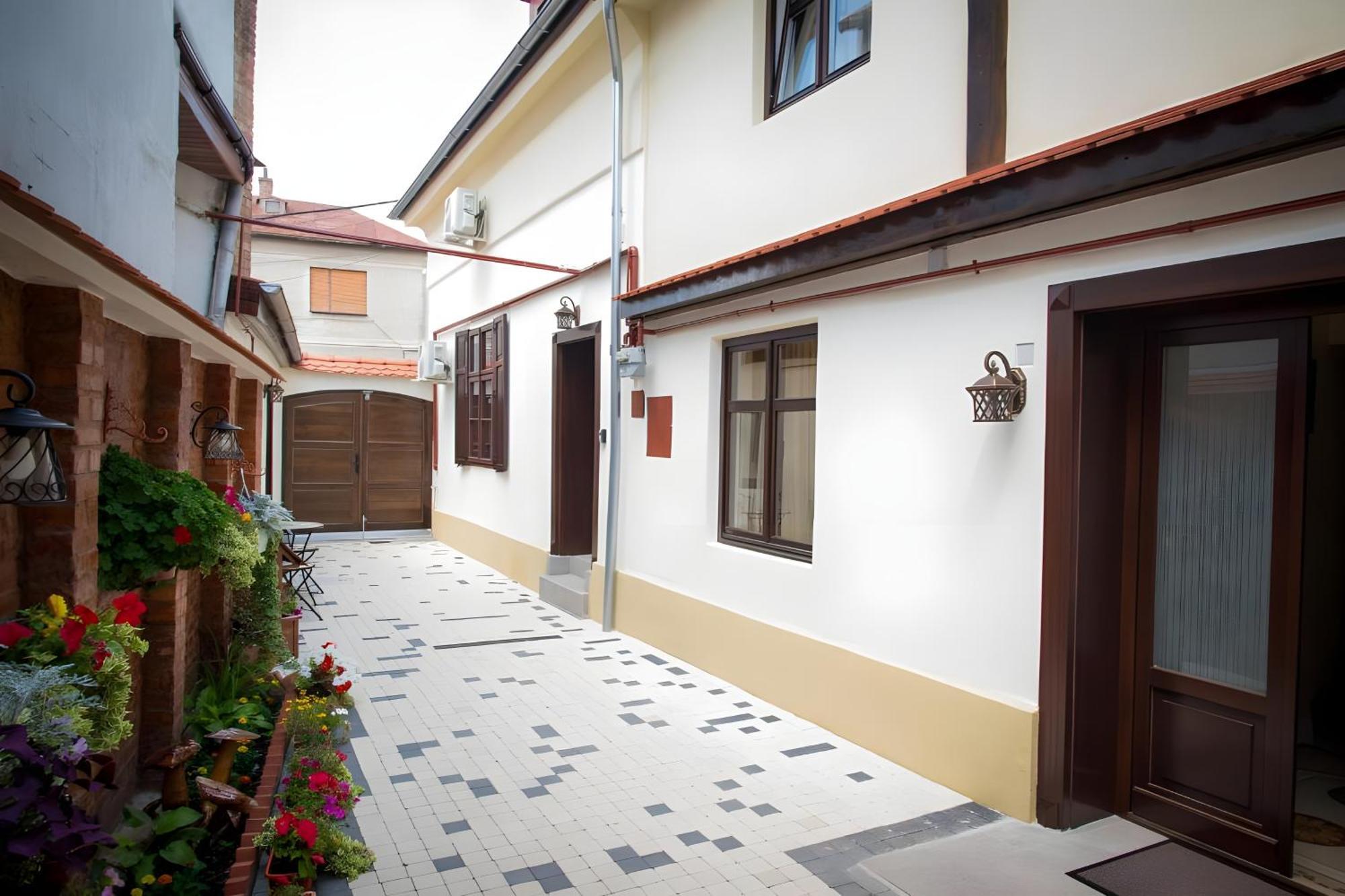 Cochet House Sibiu Aparthotel Luaran gambar